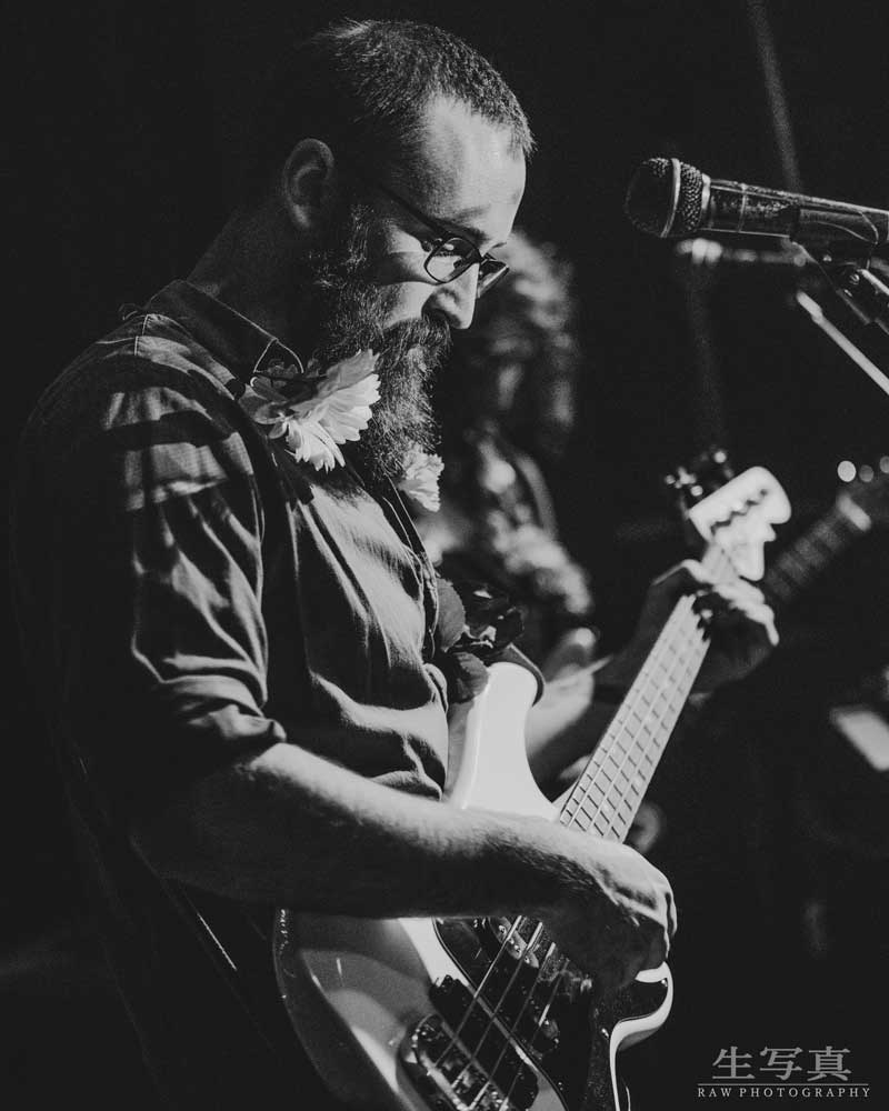 jay baker, vapa alumnus, playing guitar